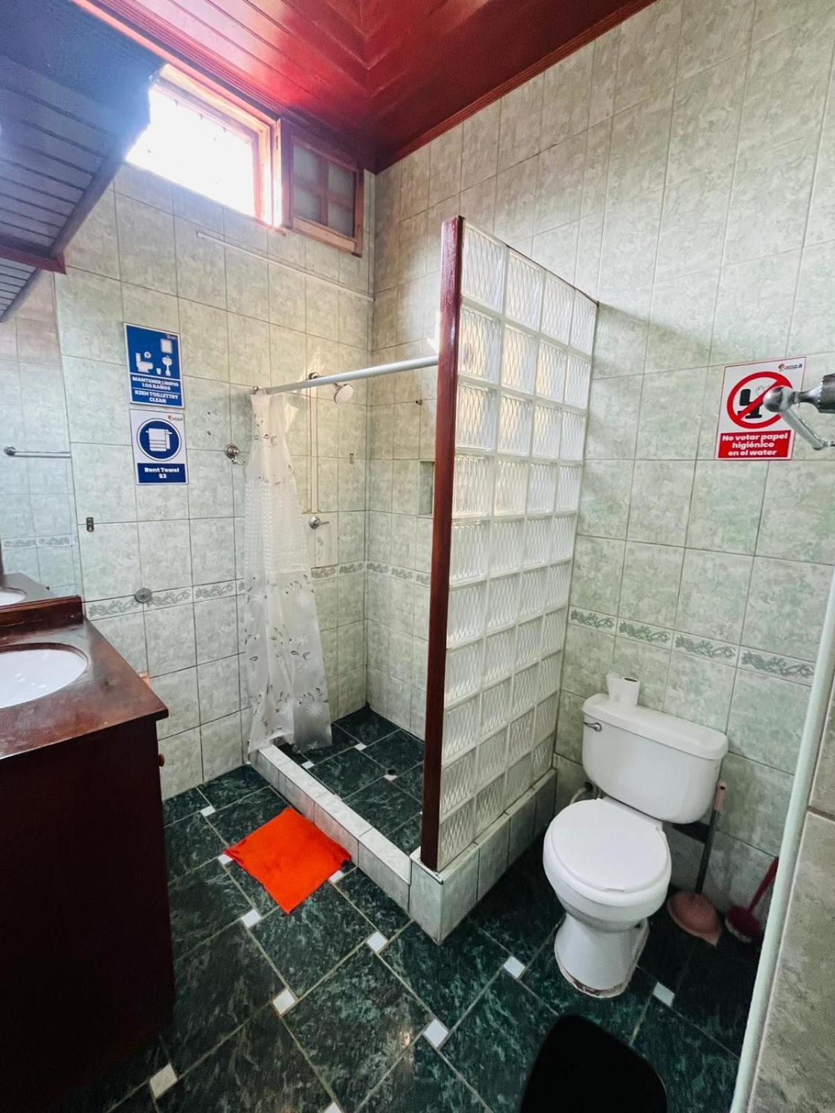 A&T Amazon Backpacker'S Bed & Breakfast Iquitos Ngoại thất bức ảnh
